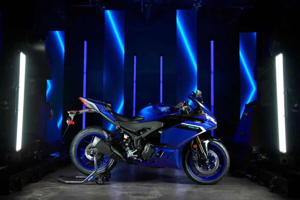motorbike yamaha r25 specification in 2025