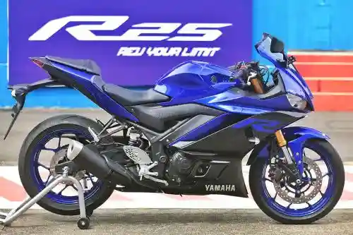 choose new yamaha r25 in 2025