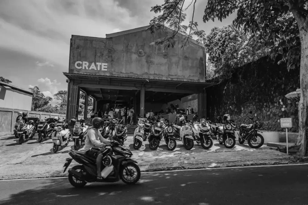 best crate cafe in canggu for enjoy your holiday in bali