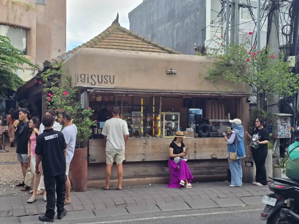 viral gigi susu cafe in canggu bali