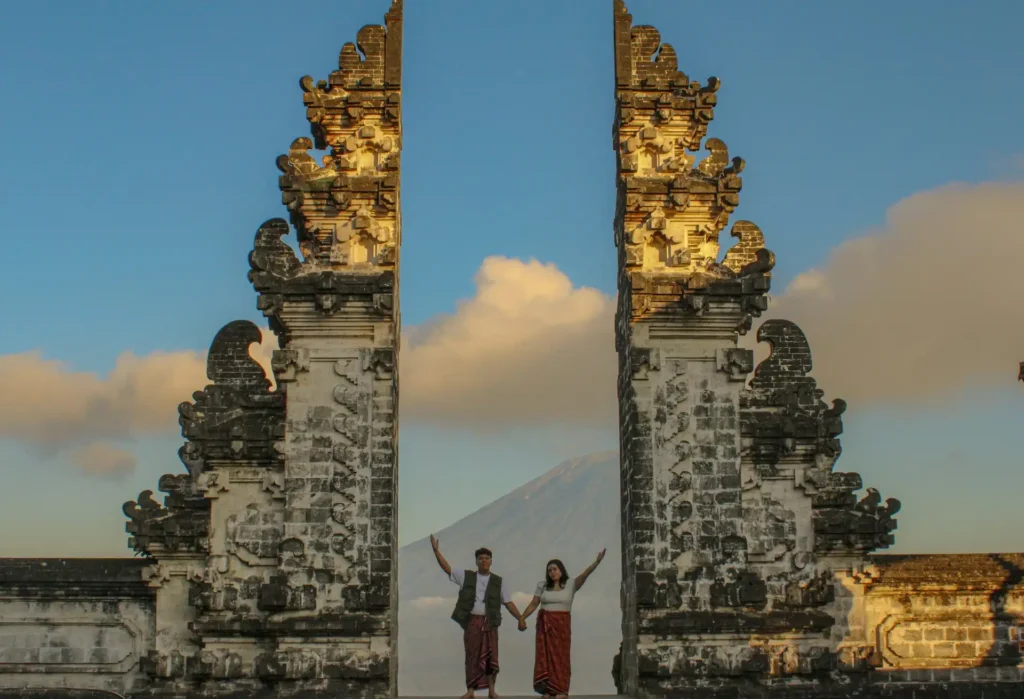 guide to know tips and best time to visit before go to gates of heaven bali